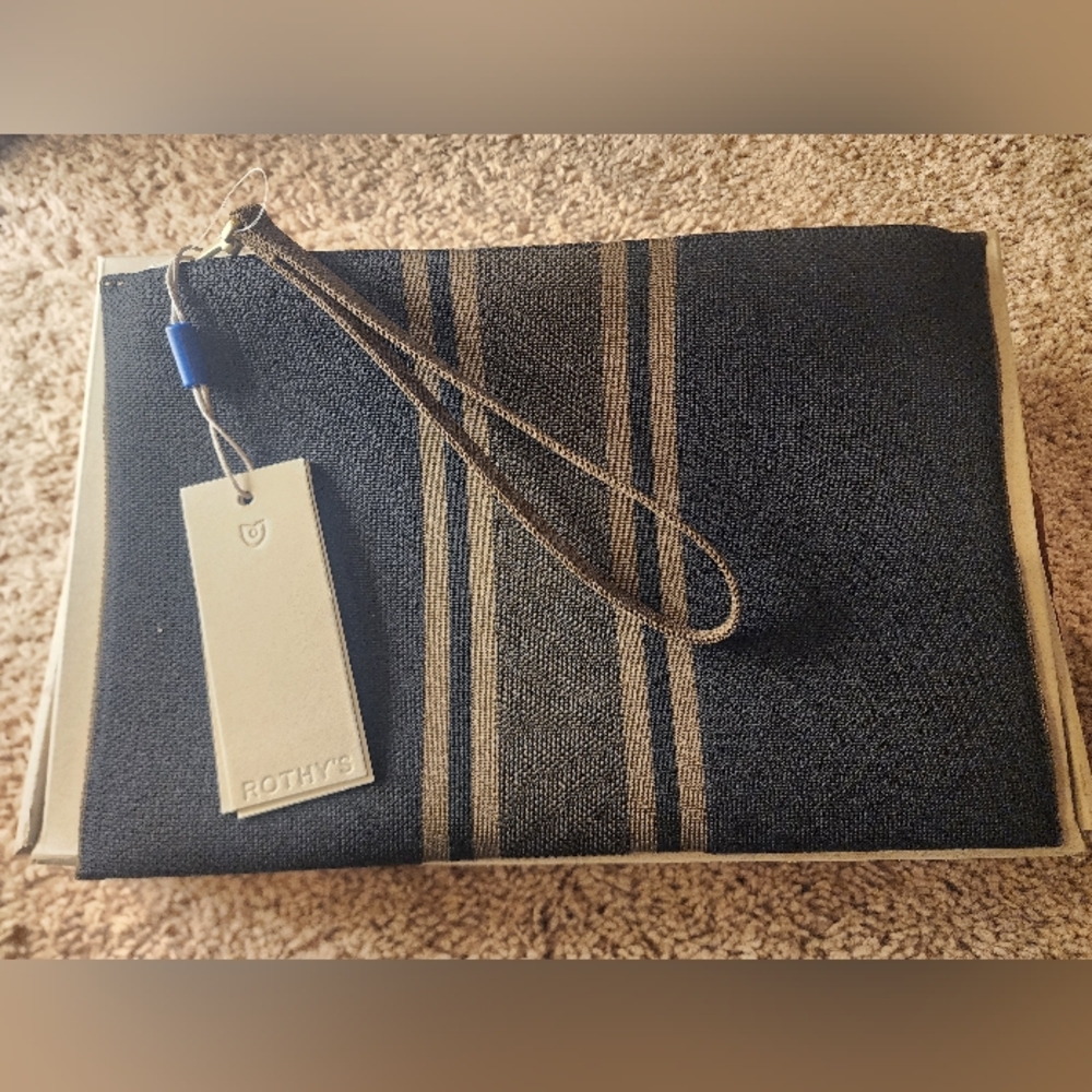NWT Rothys wristlet